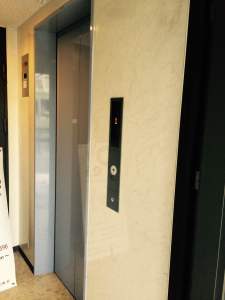 京都の占い処Key&Doorにいく途中のエレベーター